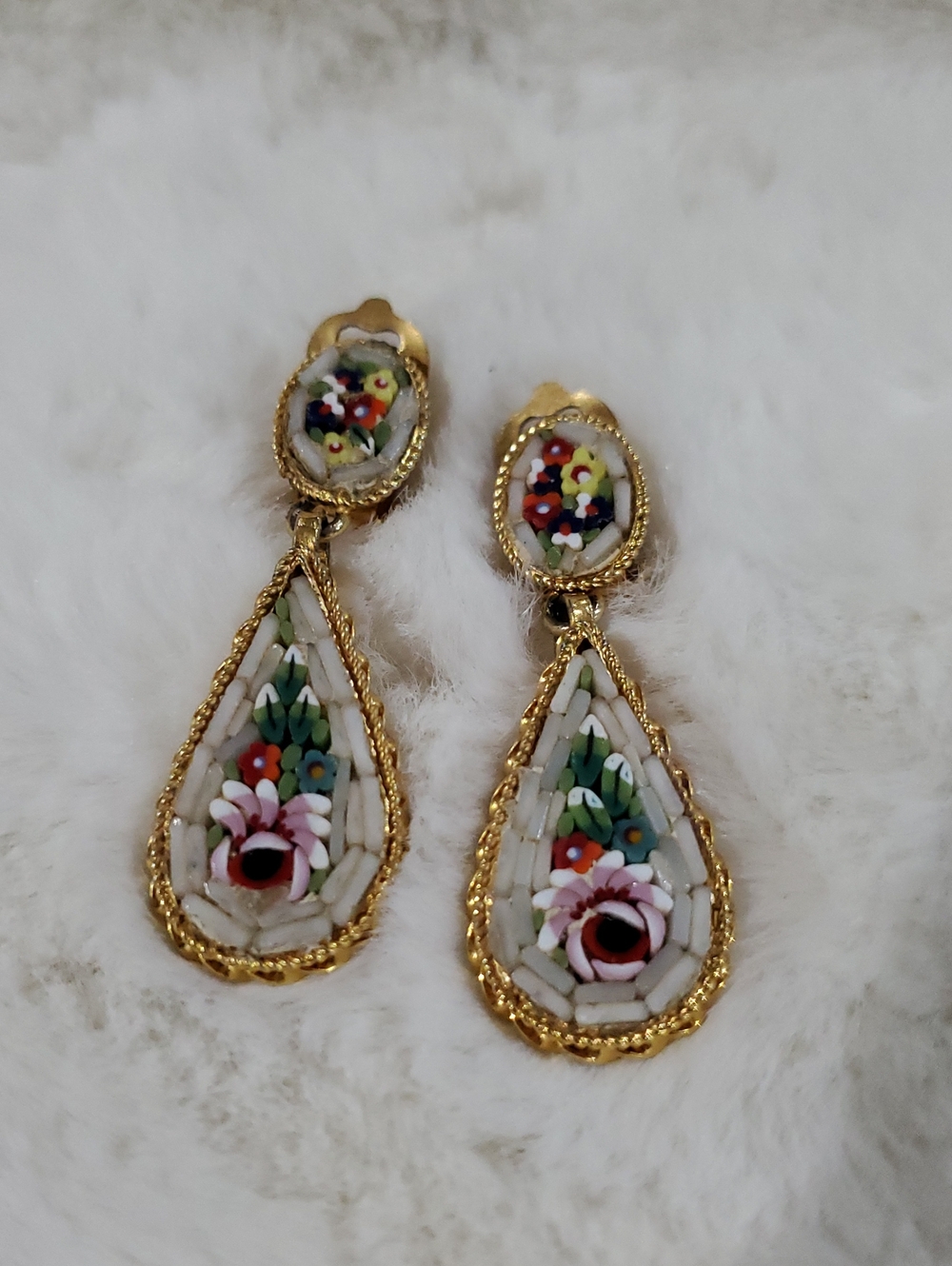 Vintage Gold Tone Teardrop Floral Mosaic Earrings Clip On Roses Romantic Italy